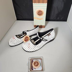 Hot Chocolate Design Chocolaticas Word Search Edition, Women's Size 9